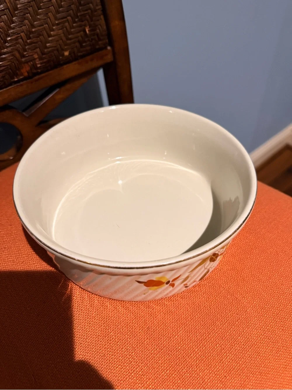 Vintage Hall Superior Kitchenware. EUC . No chips or cracks.